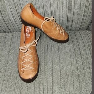 Softinos by Fly London Shoe